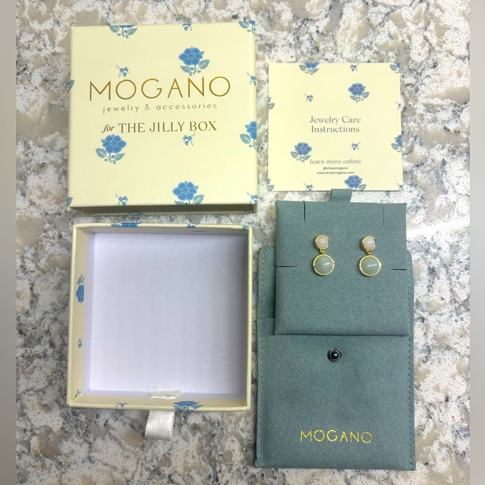 The Jilly Box Mogano Earrings 💛
